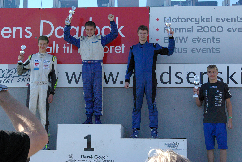 Mikkel O. (t.h.) vandt løb 1 i Zetec, mens Morten Dons blev nr. 2 generelt
(Foto: DP Engineering)